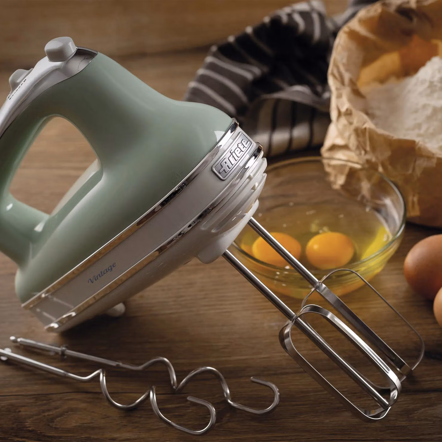 Ariete Vintage Hand Whisk AR4804 and Blender AR8304, Green – 2