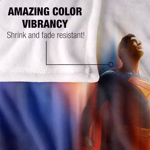 Warner Bros. Superman 2025 Look Up Poster Super Soft Fleece Throw Blanket, Multicolour, W: 152 cm, D: 127 cm – 3