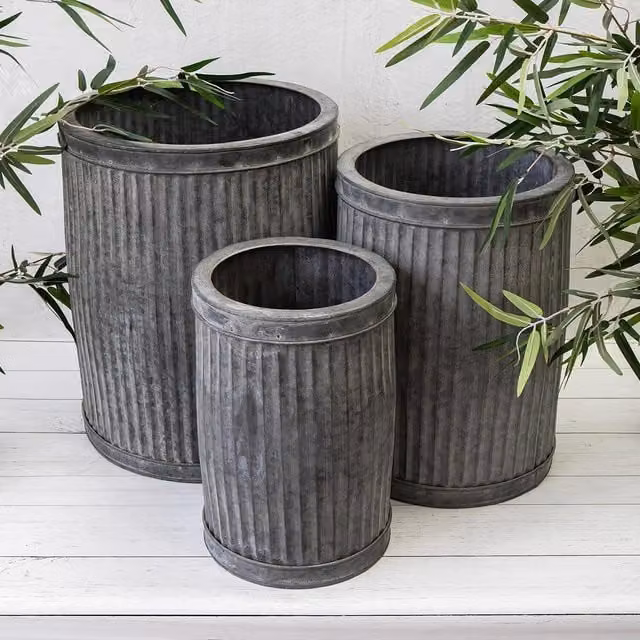 Annibells Grey Galvanised Metal Round Ribbed Ornamental Planter Tub