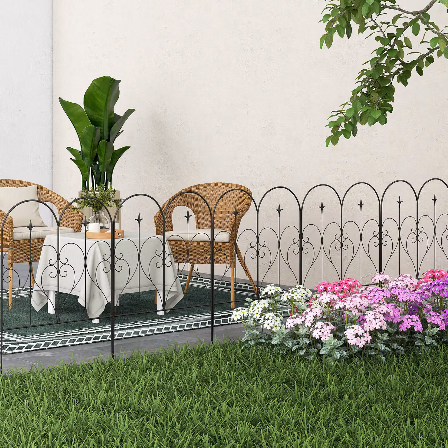 Outsunny Set of 5 Heart-shaped Metal Garden Decorative Trellis Fence Panels in Black – 2