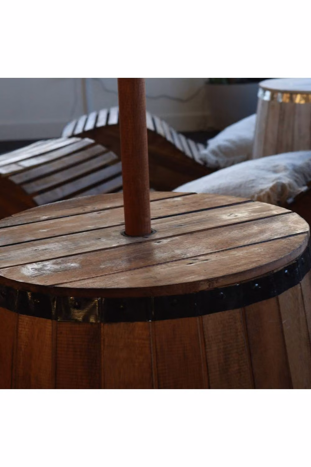 KDMD Beer Barrel Stool and Parasol Stand in Brown Natural Wood and Metal, W/D/H: 38 x 32 x 38 cm – 5