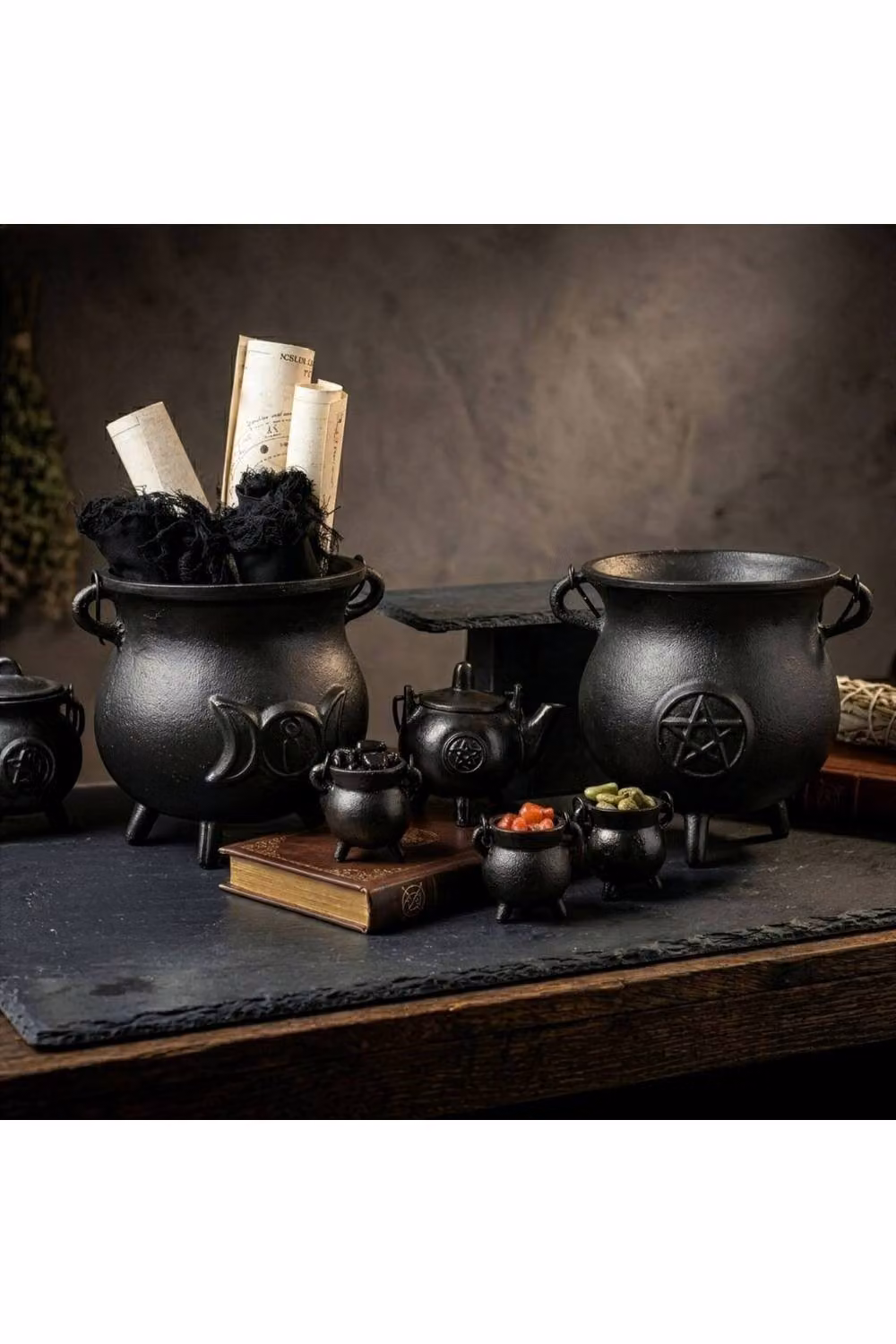 KDMD Small Black Cast Iron Ritual Pot with Geometric Pentagon Detail W/D/H: 8 x 8 x 10 cm – 3