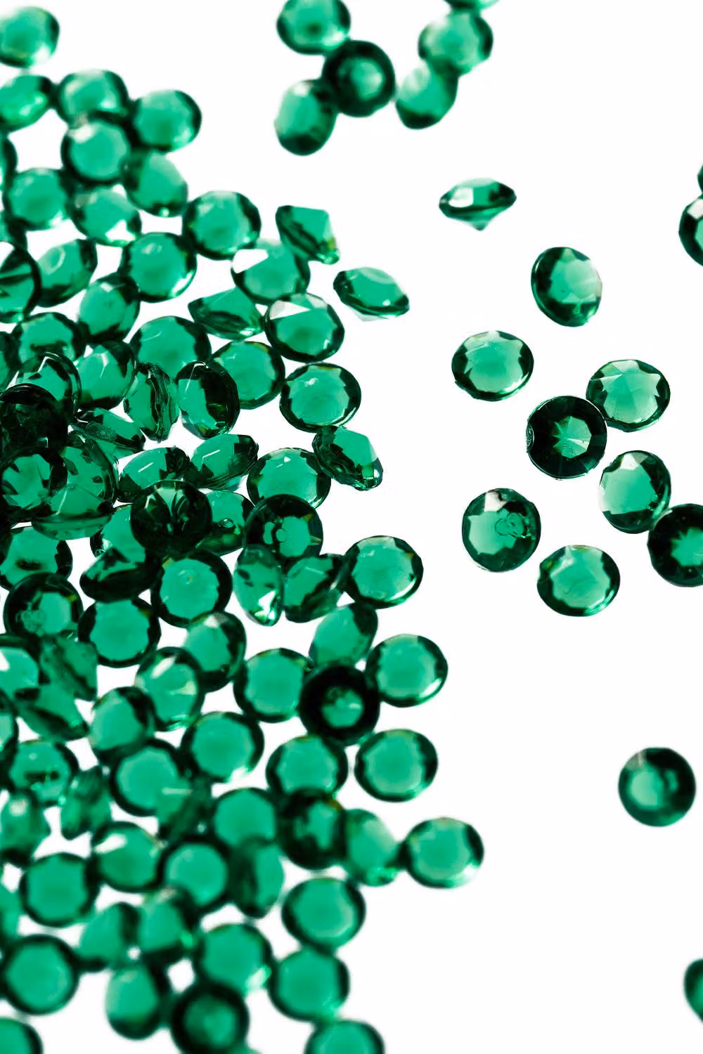 Neel Blue Acrylic Rhinestone Table Confetti Scatters, 4000 Pieces in Emerald and Blue – 3