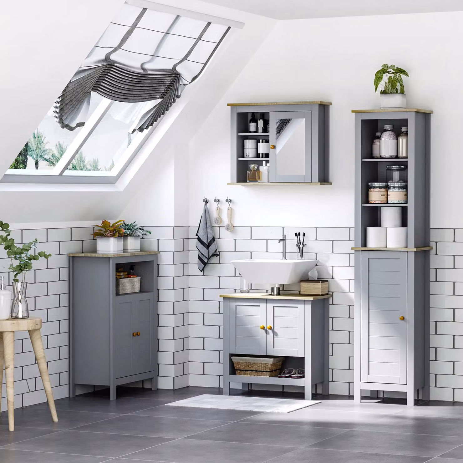 Kleankin Grey Freestanding Bathroom Floor Cabinet with Hinged Doors and Adjustable Internal Shelves – 3