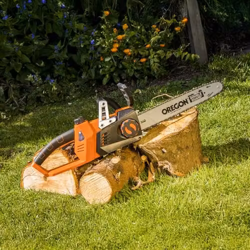 Yard Force 40V Cordless Chainsaw in Orange with 35cm Bar and 2x20V 4.0Ah Rechargeable Batteries – 2