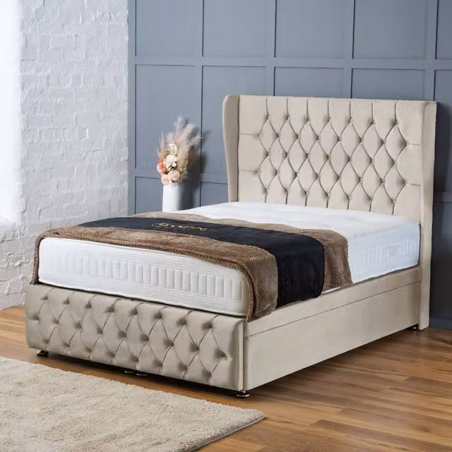 BSSPOKE Bella Ottoman Divan Bed with 54 inch Chesterfield Headboard in Cream Plush Velvet, W/D/H: 120 x 200 cm – 1