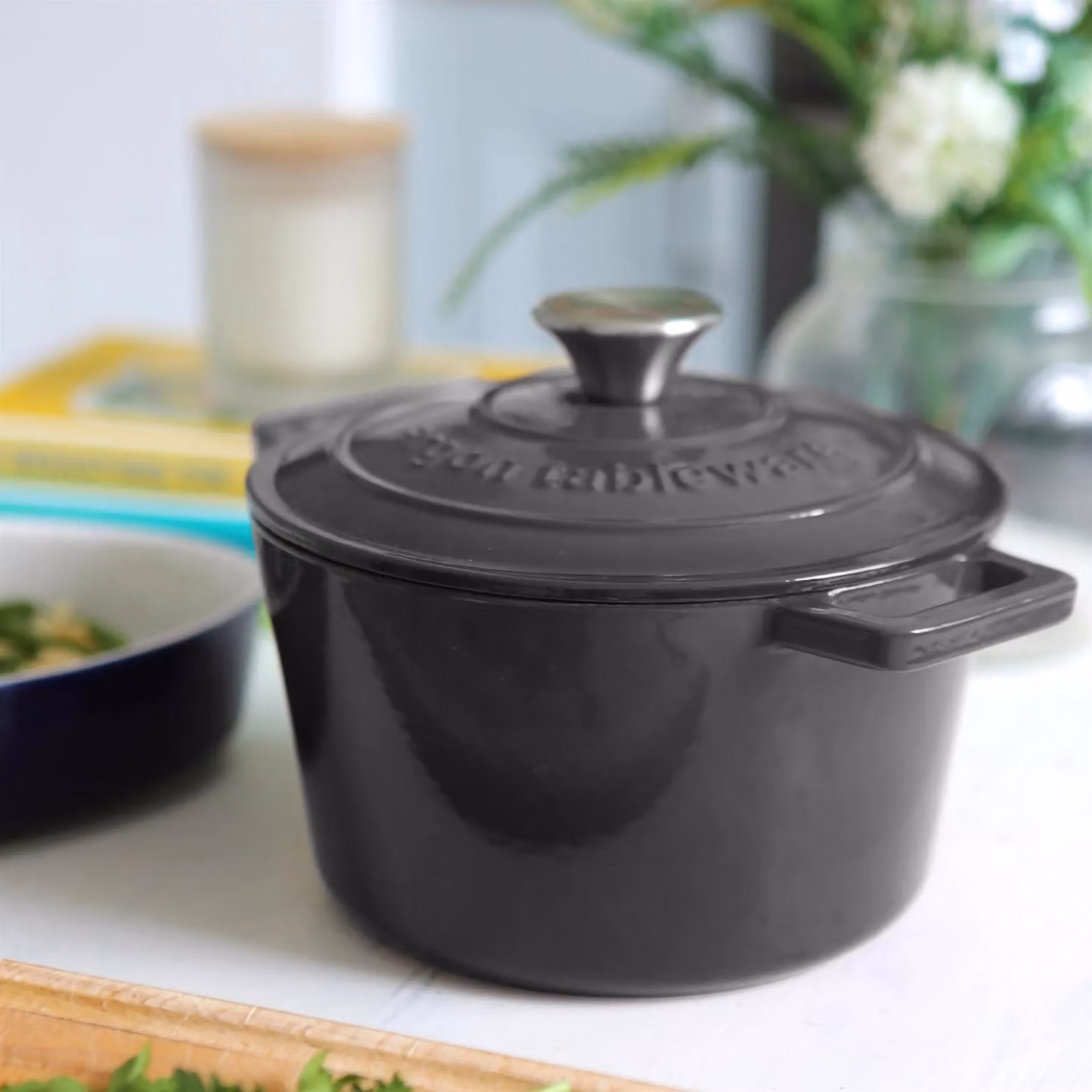 Argon Tableware 2x Round Cast Iron Casserole Dishes with Self Basting Lids, 2.8L, Grey – 5
