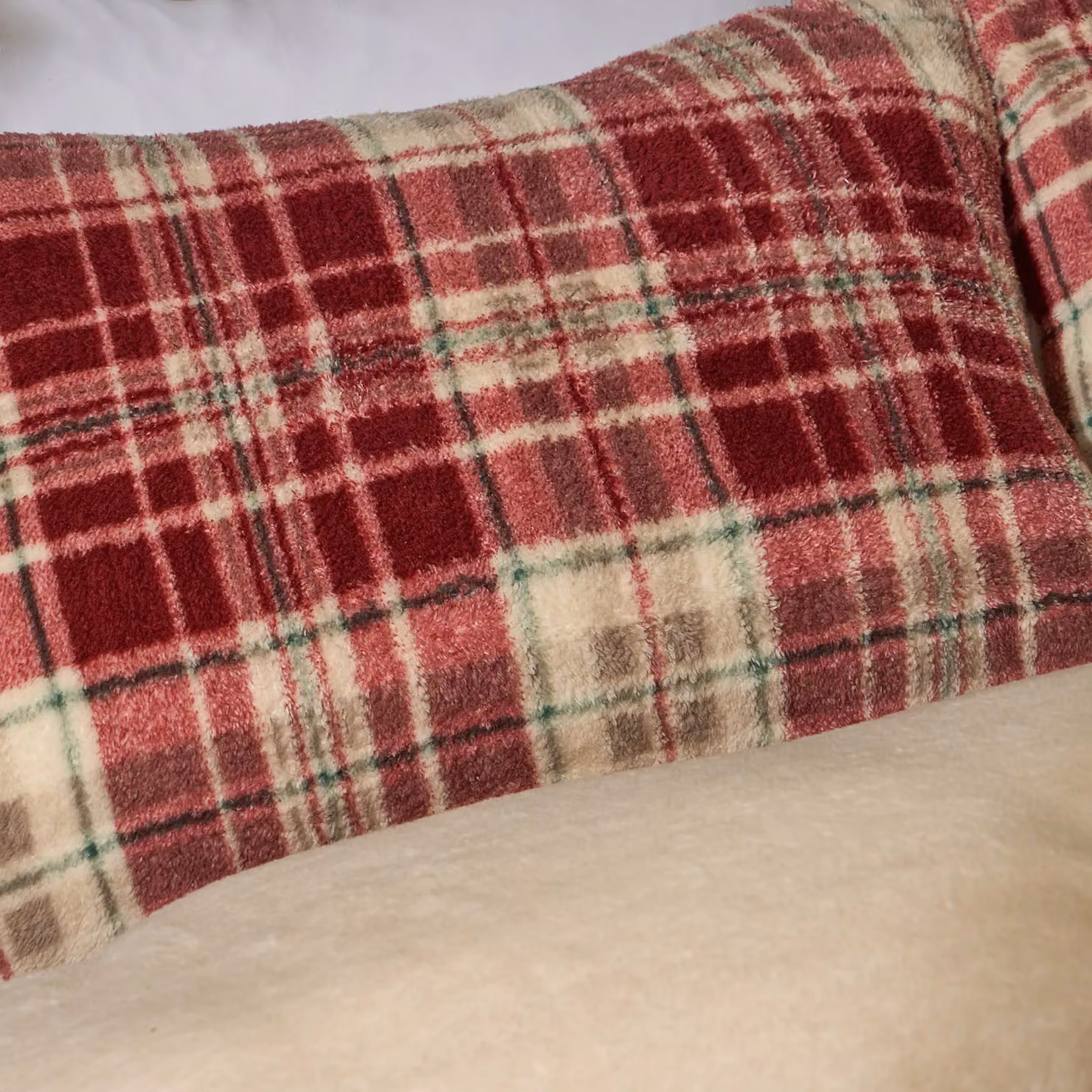 OHS Red Checked Teddy Fleece Christmas Duvet Cover and Pillowcase Set for Double Bed – 5