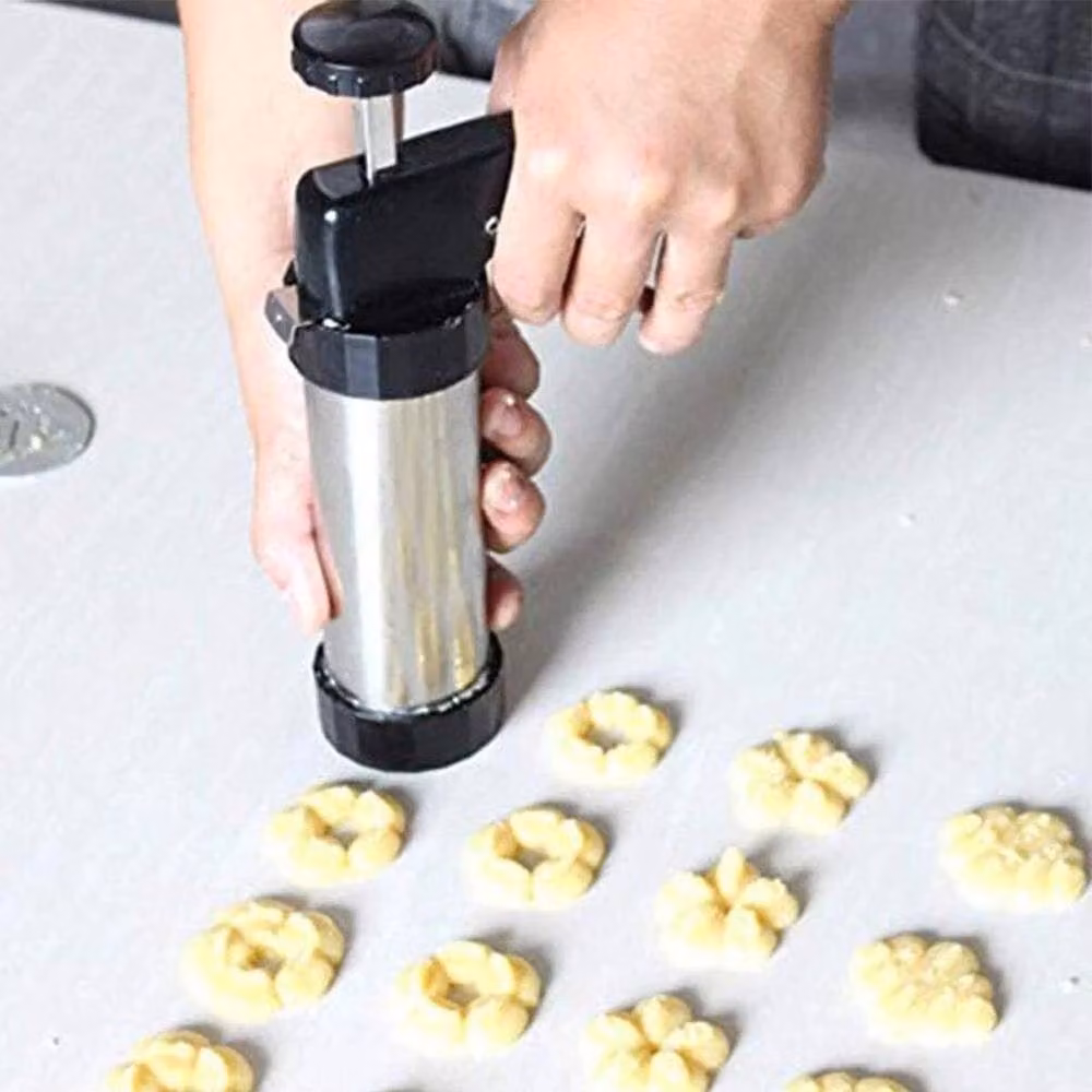 PAWNORA 17-Piece Stainless Steel Biscuit and Cake Decorating Set in Silver – 4