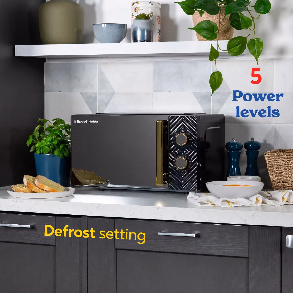 Russell Hobbs Manual Groove Solo Microwave, 17 Litre, 700W, Black and Gold – 4