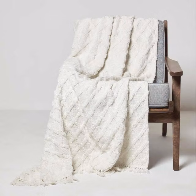 Homescapes Diamond Cotton Tufted Throw in White, W/D/H: 150 x 125 x 1 cm