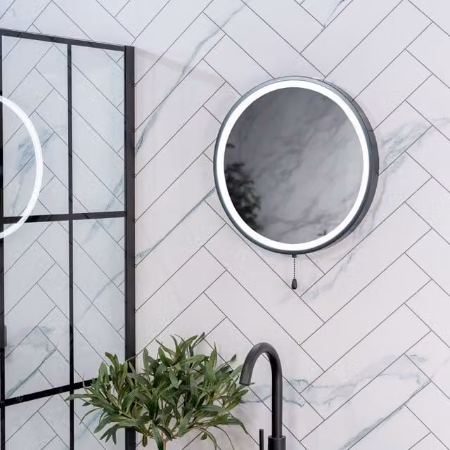 ValueLights Round Battery Operated LED Bathroom Mirror in Matte Black, Diameter: 41 cm, IP44 Rated – 1