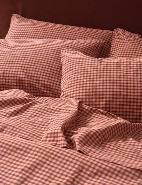 Piglet In Bed 2 Pack Pure Cotton Gingham Pillowcases in Purple Mix