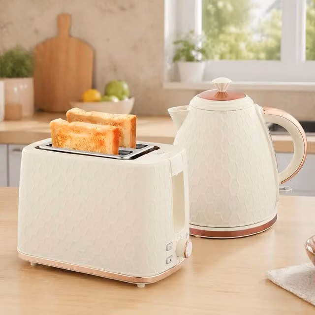 STILVORA Kettle and Toaster Set with 1.7L Capacity and 7 Browning Levels in Cream