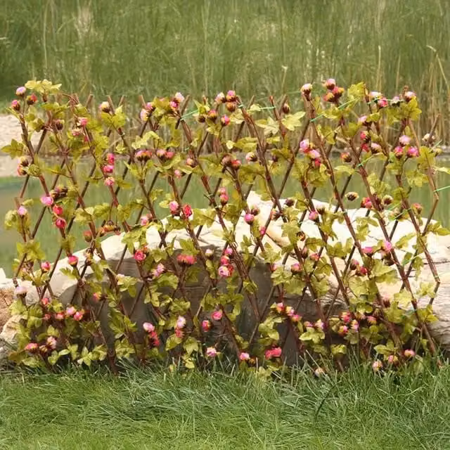 NESTLUNE Green Woven Wooden Expanding Garden Screening Trellis Fence, W: 100 cm, H: 100 cm