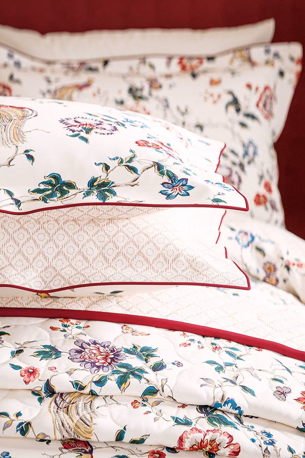 V&A Birds of Paradise Floral Cotton Percale Duvet Cover and Pillowcase Set, Multicolour, W: 180 cm, H: 200 cm – 3