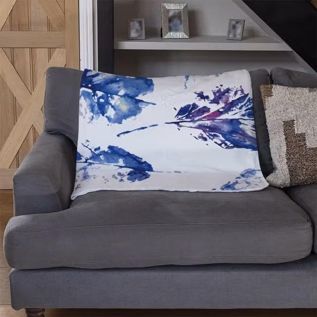 Benjamin Tate Design Autumn Leaves Fleece Blanket in Blue, Beige and Multicolour, W/H: 120 x 150 cm – 1