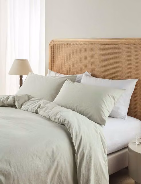 Bedfolk Pure Cotton Relaxed Duvet Cover in Green