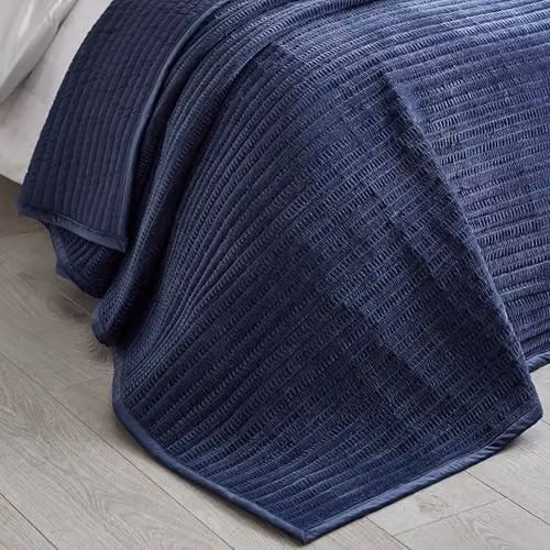 Catherine Lansfield Velvet Pinsonic Quilted Bedspread in Navy Blue, 220 x 220 cm – 2