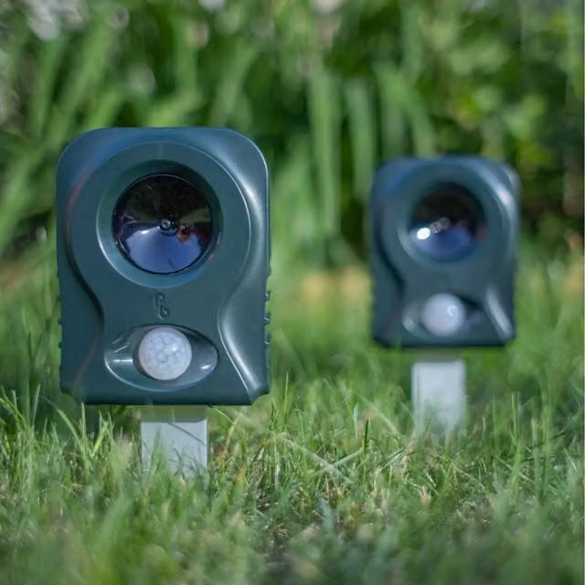 Pestbye X2 Battery Operated Ultrasonic HyperResonance Cat Repellent Scarer V2 in Green