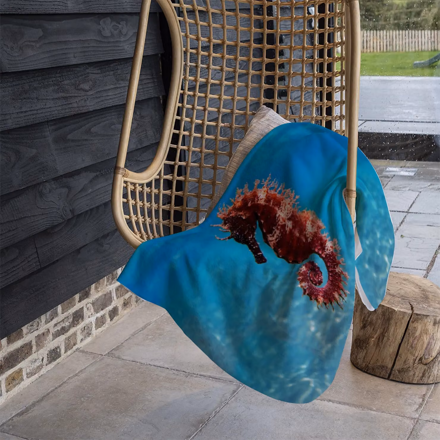 Benjamin Tate Design Mediterranean Seahorse Fleece Blanket in Blue and Beige, W/D/H: 120 x 150 cm – 3