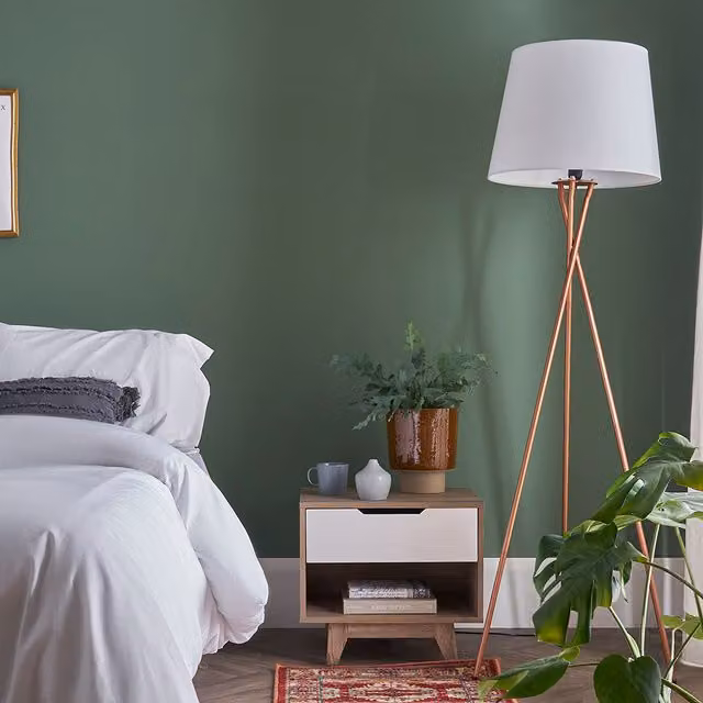 ValueLights Camden Copper Tripod Floor Lamp with White Fabric Tapered Shade and Bulb