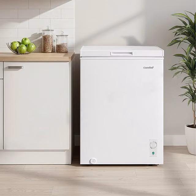 Livingandhome 99L Freestanding Chest Freezer with Compressor and LED Interior Light, White