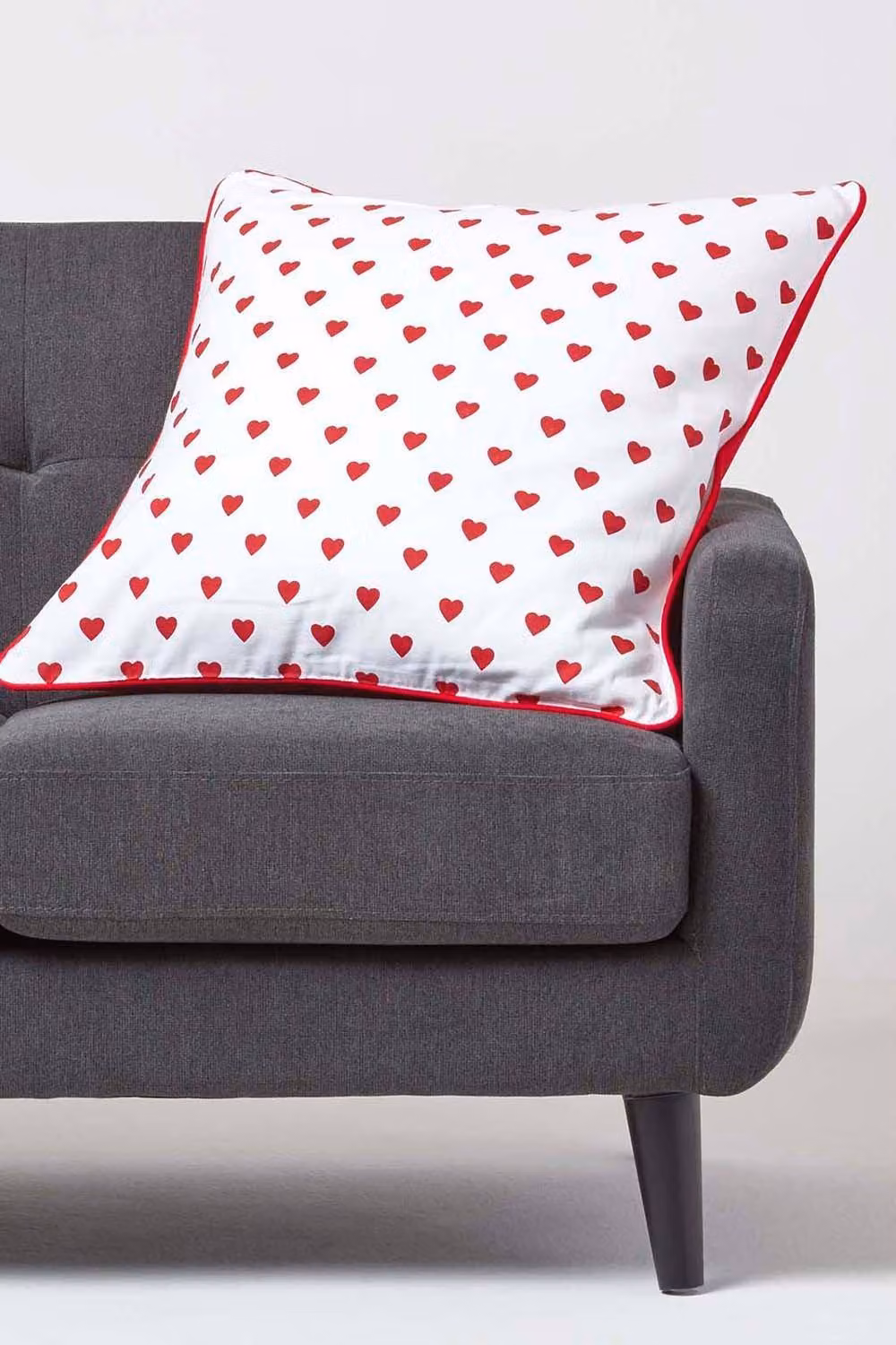 Homescapes Love Hearts Cotton Cushion Cover in Red and White, W/D/H: 50 x 30 x 30 cm – 2