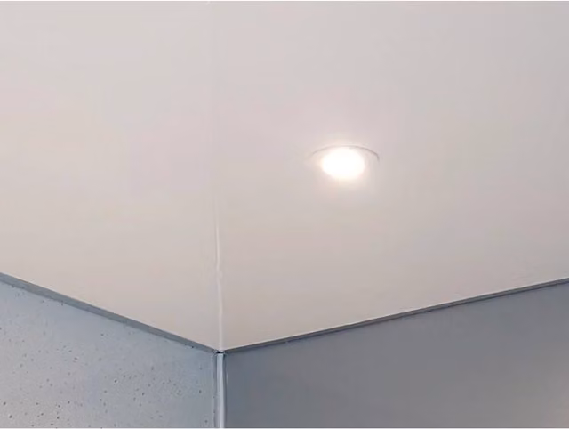 Bathwell Moderna White and Silver Moisture Resistant PVC Bathroom Ceiling Panels, 5 Pack, W: 20 cm, H: 400 cm, D: 25 cm