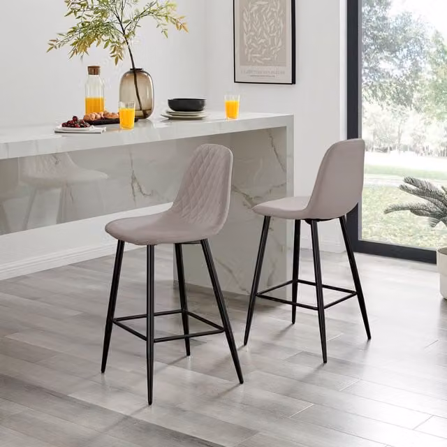 FurnitureboxUK Set of 2 Corona Faux Leather Upholstered Kitchen Breakfast Bar Chairs in Cappuccino with Black Metal Legs
