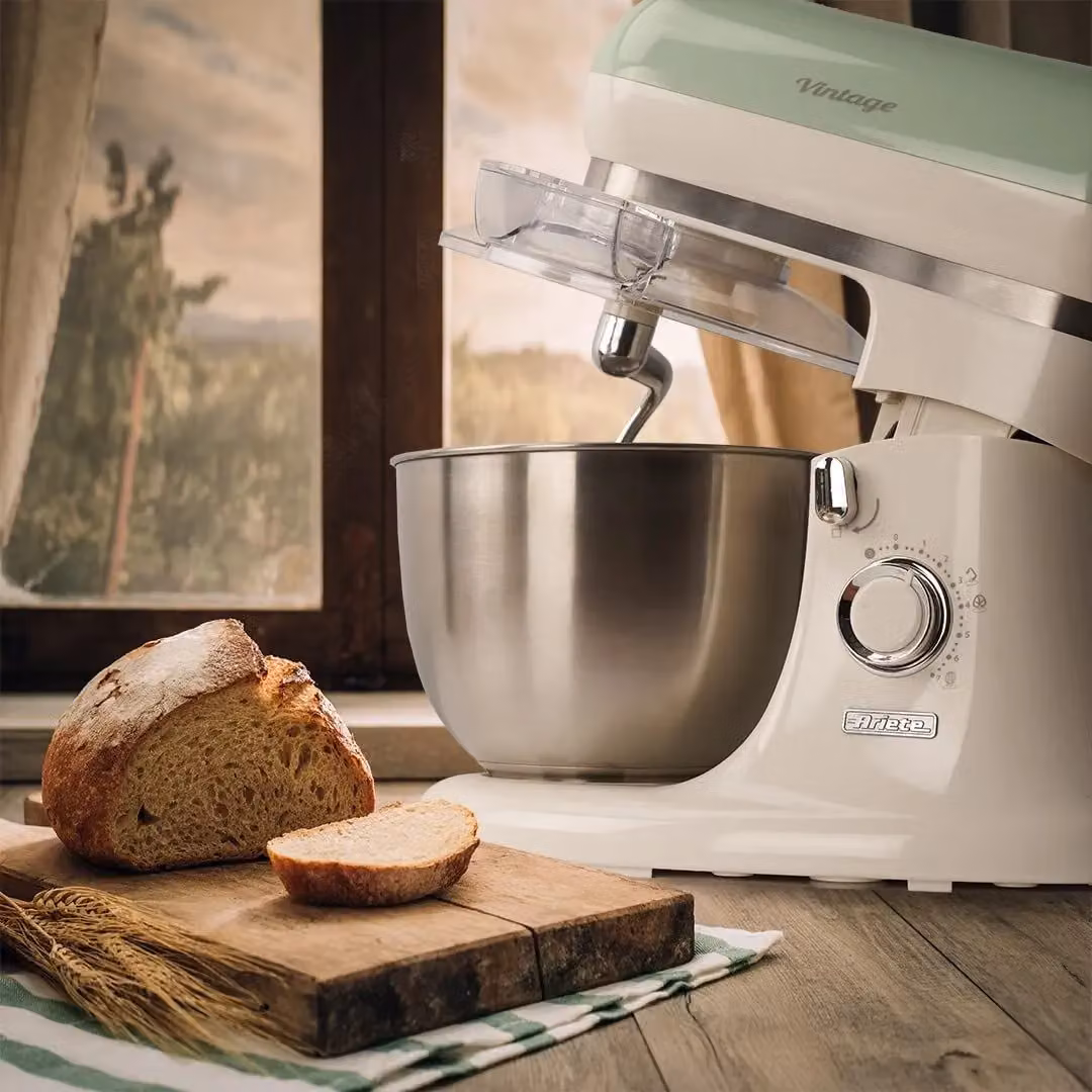 Ariete 1200W Vintage Stand Mixer with 5.5 Litre Stainless Steel Bowl in Green and Beige – 4