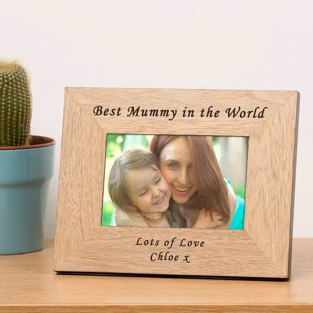 Uniqueful Personalised Best Mummy in the World Wood Picture Frame, Brown, W/H: 10 x 15 cm