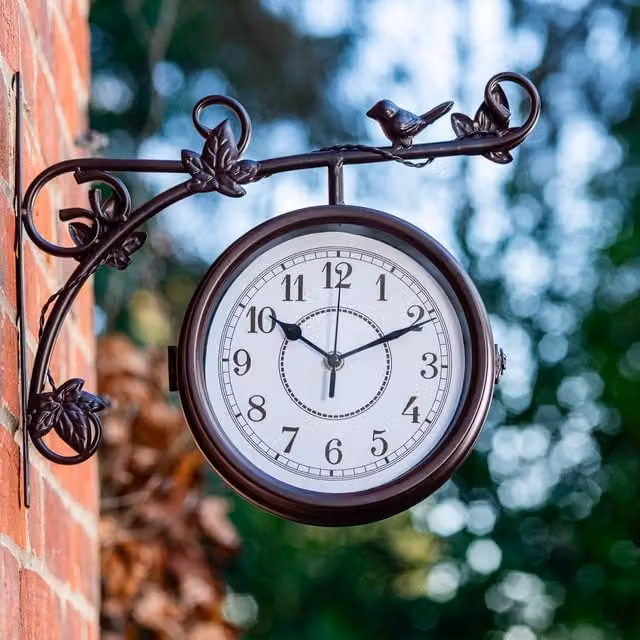 Garden Gear Classic Round Double-sided Analog Garden Wall Clock in Brown Metal and Steel