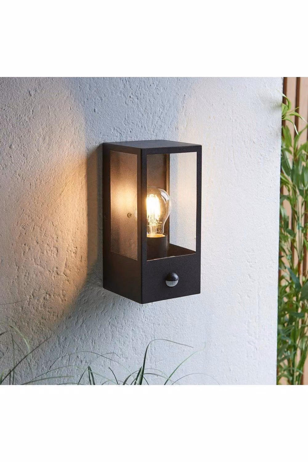 Netlighting Oxford Timeless Classic Wall Lantern in Matt Black with PIR Motion Sensor and IP44 Rating – 2