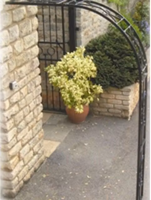 Poppyforge Buckingham Wall Fix Arch in Black Steel with 2 Ground Spikes, H: 218.4 cm x W: 127.0 cm x D: 30.0 cm