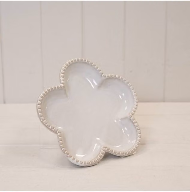 KDMD Natural Ceramic Flower Shaped Plate with Bobble Rim in Beige and White