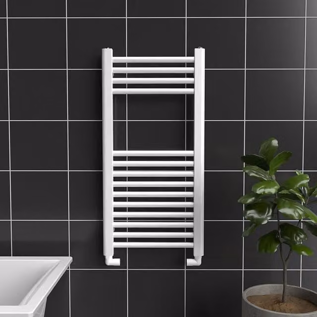 Lux Heat White Steel Towel Radiator, W: 80 cm, H: 40 cm