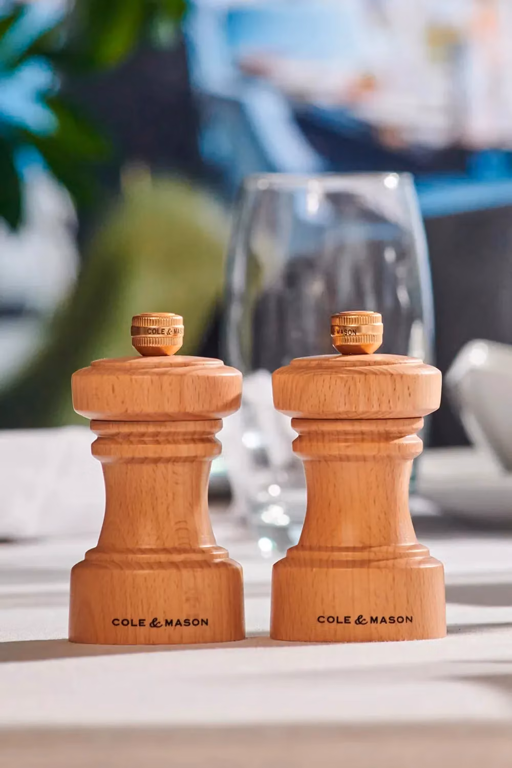Cole & Mason Hoxton Beech Wood Salt Mill, Brown, Diameter: 10.4 cm – 4