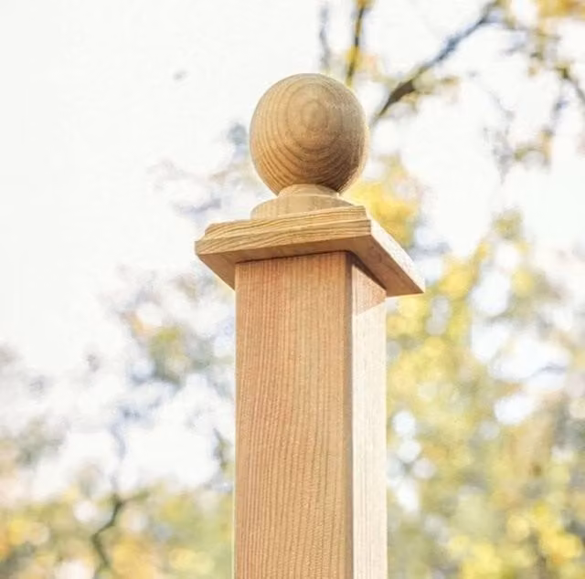 Primrose Natural Wood Square Fence Cap and Round Ball Finial, Height: 15 cm