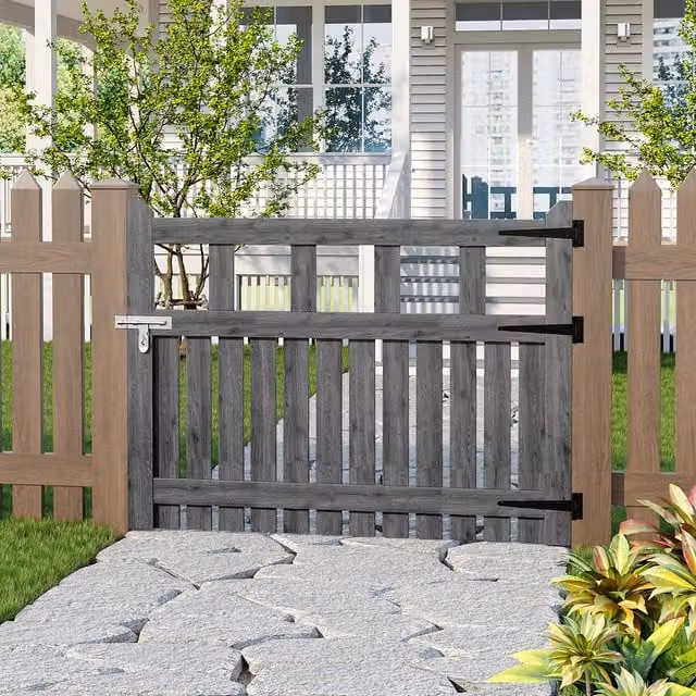 Darphe Traditional Flat-Topped Wooden Garden Gate in Grey, W: 120 cm, H: 90 cm