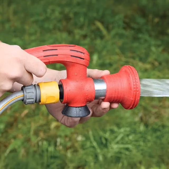 Gainsborough Multi-Pattern Garden Hose Nozzle in Red