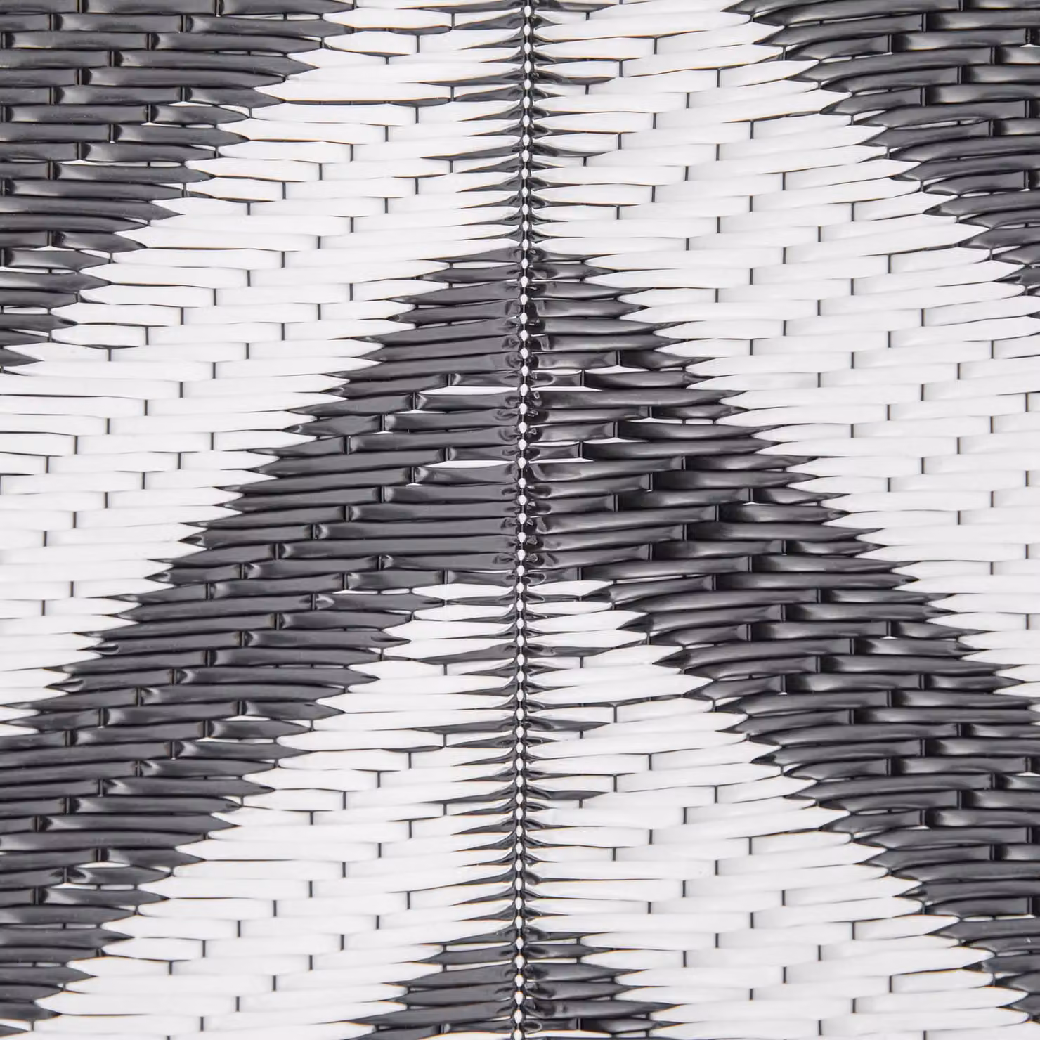Outsunny Reversible Waterproof Outdoor Plastic Straw Rug in Black and White, 183 x 274 cm – 6