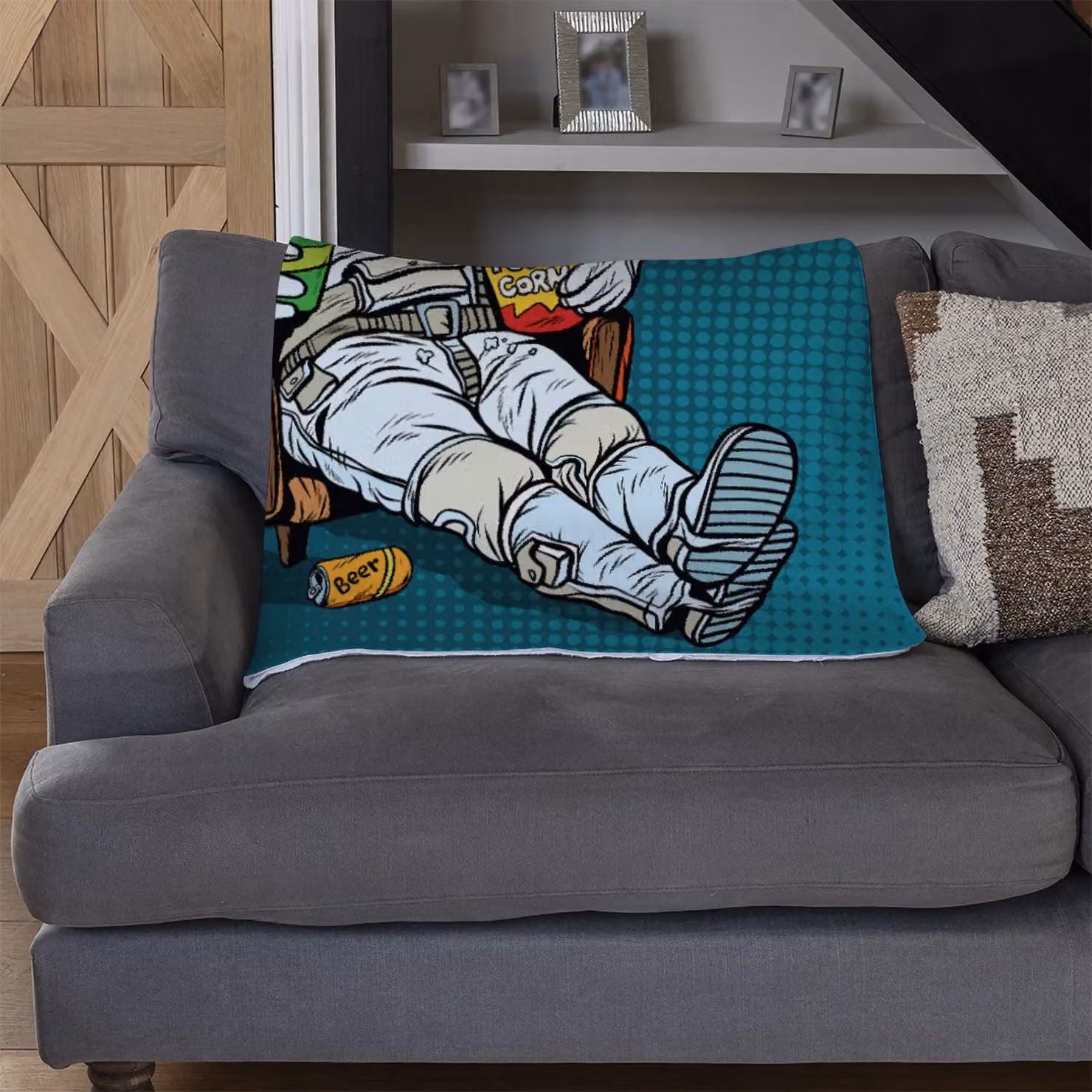 Benjamin Tate Design Loneliness In Space Pop Art Retro Fleece Blanket in Blue and Beige, W/D/H: 120 x 150 cm – 2