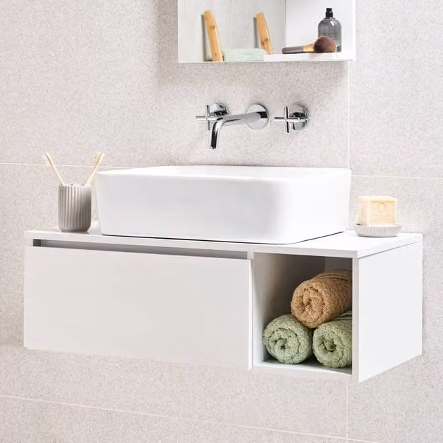 Wyld and Coco White Wall-Mounted Bathroom Cabinet with Fluted Hinged Doors, W: 80 cm, D: 40 cm, H: 40 cm
