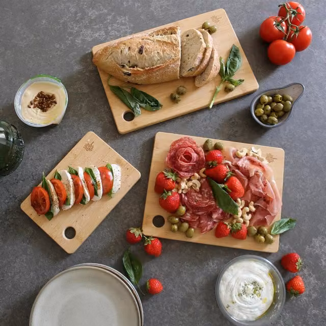 Nicola Spring 3-Piece Brown Bamboo Chopping Board Set with Handles