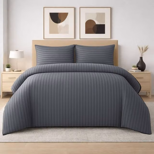 Pamposh Grey Striped Microfibre Duvet Cover and Pillowcase Set with Zip Closure, W/D/H: 230 x 220 x 180 cm – 1