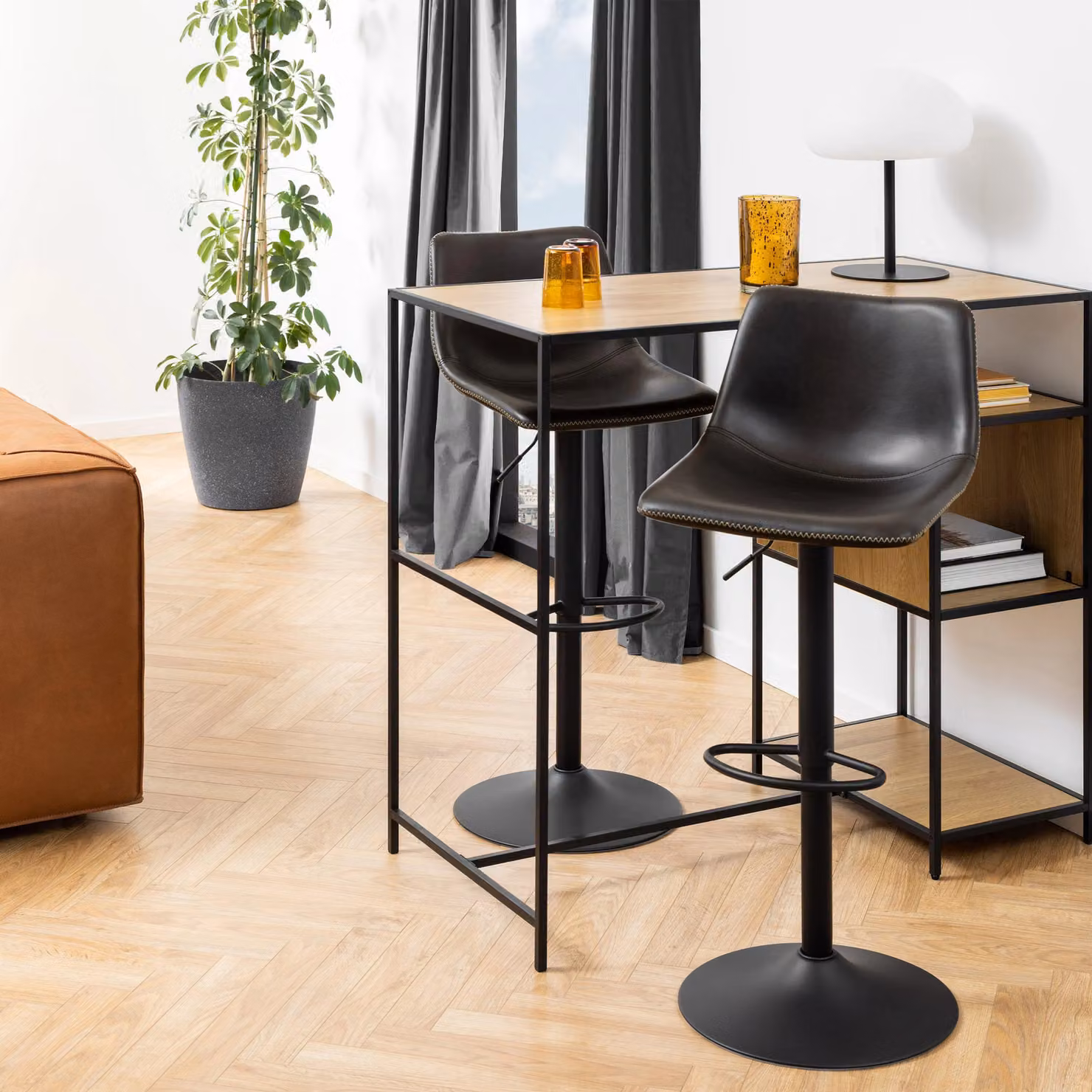 Furniture To Go Oregon Bar Stool in Black with Synthetic Leather and Metal Frame – 3