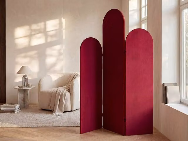 Vente-unique Asymmetric 3-Panel Velvet Room Divider in Red, W: 120 cm, H: 180 cm – 1