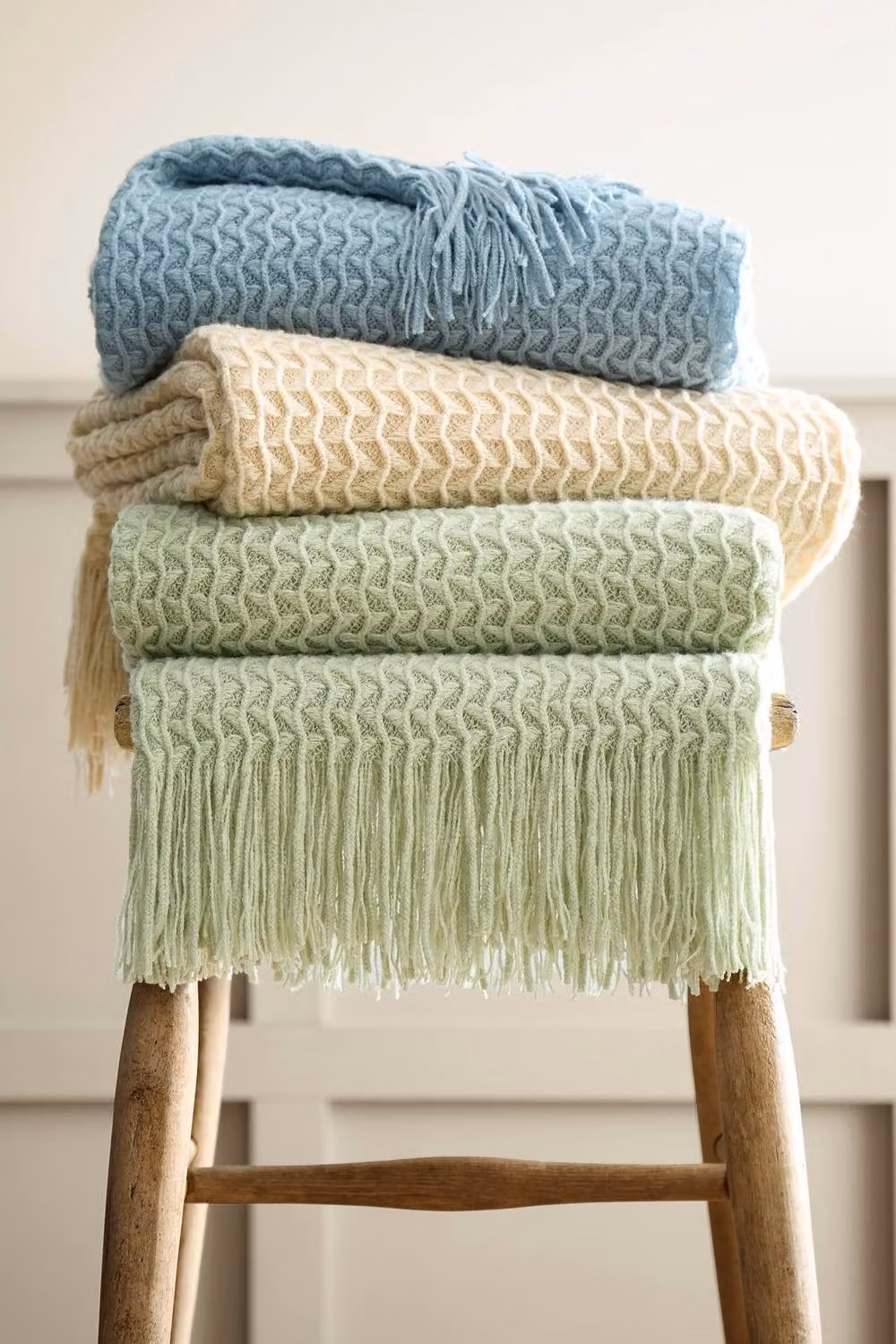 Appletree Textured Knit Blue Knitted Throw with Fringes, W/D/H: 130 x 180 cm – 4