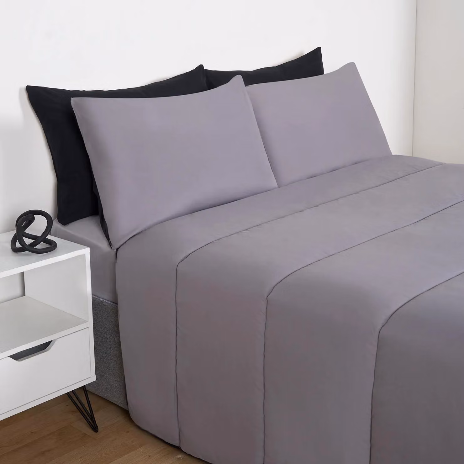 OHS King Size 10.5 TOG Hollow Fibre Duvet and Pillowcase Set in Black – 2